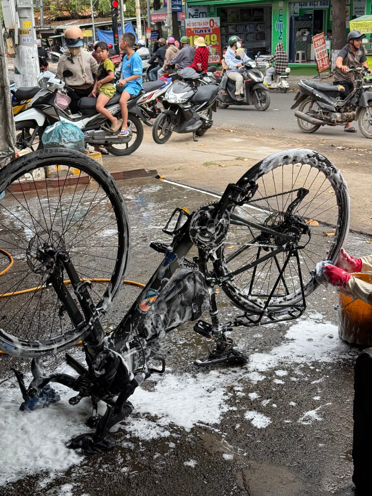 여행자도 현지인도 아닌 삶: 베트남에서의 지독한 고립감