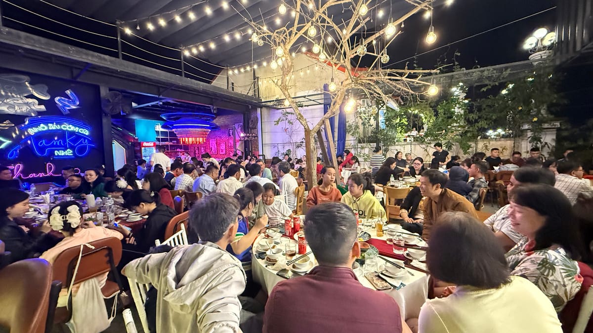 땀키 살이: 아이들의 웃음소리로 가득한 공원, 출산율 2명의 압도적인 생명력