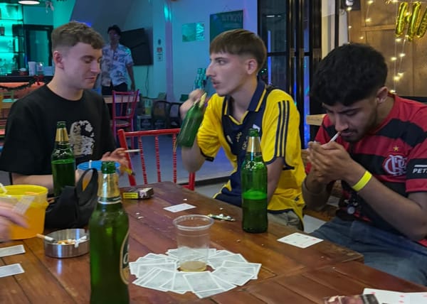 영국인들의 매운맛 손병호 게임: 공포의 치앙마이 펍크롤링(Pub Crawling) 체험