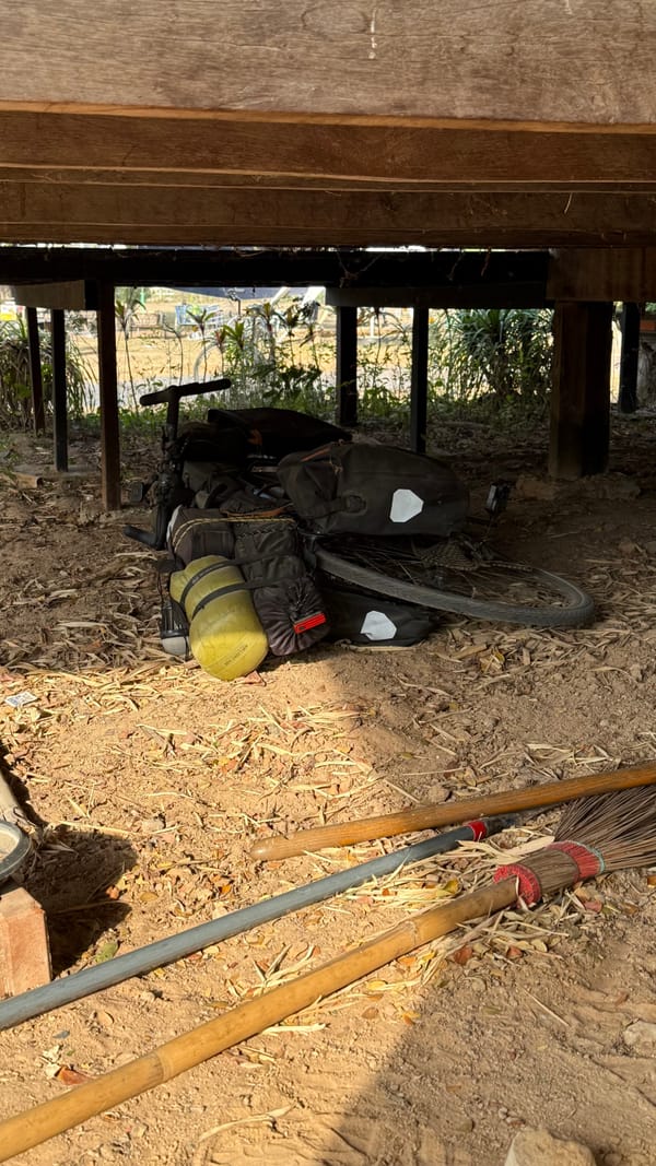 은행이 남쪽에 있어서, 캄보디아로 간다